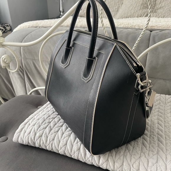 Givenchy Medium Antigona - Picture 3 of 5